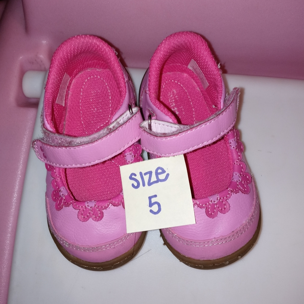 Shoes - Picture 3 of 6